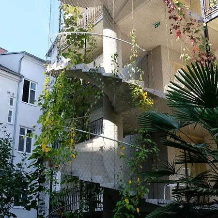 Apartment Stilvoll Und Luftig Im Herzen Von *